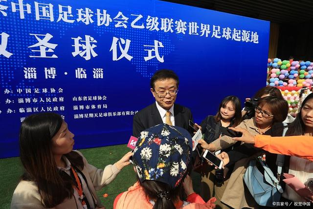 每体：关于巴萨用藤森给奥尔莫注册的猜测不实